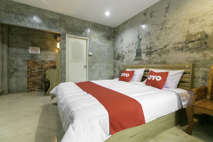 Room 13 of 30