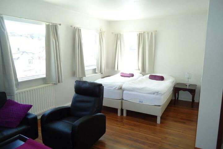 Room 5 of 63