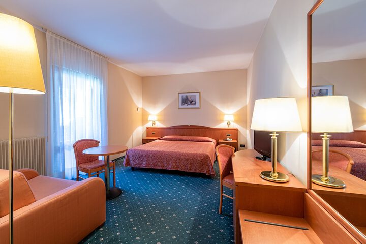 Room 6 of 26