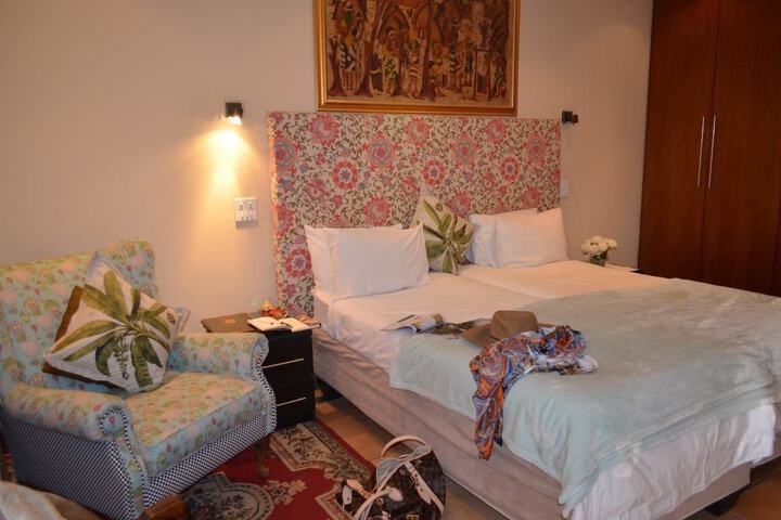 Room 7 of 33