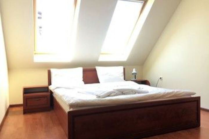 Room 11 of 73