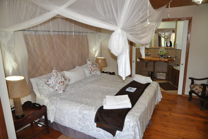 Room 6 of 38