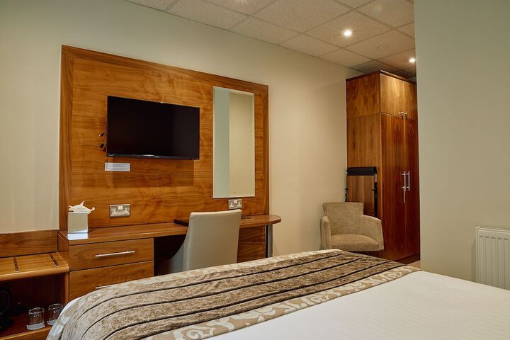 Room 35 of 79
