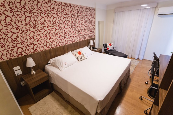 Room 32 of 119