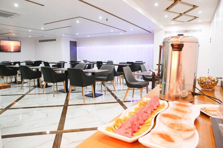 Dining 86 of 120