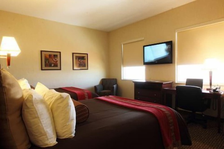 Room 6 of 12