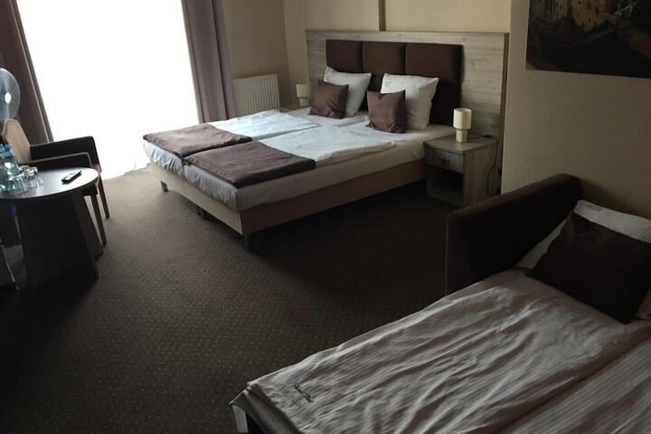 Room 6 of 58
