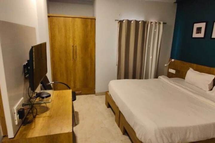 Room 3 of 17