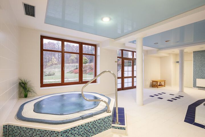 Spa 17 of 57