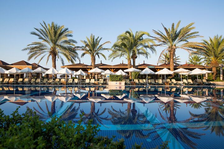 Hotel Pool