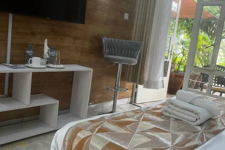 Room 3 of 60