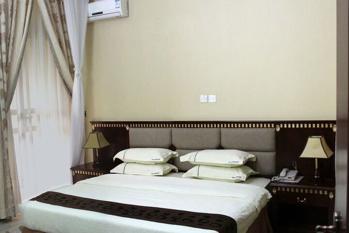 Room 17 of 30