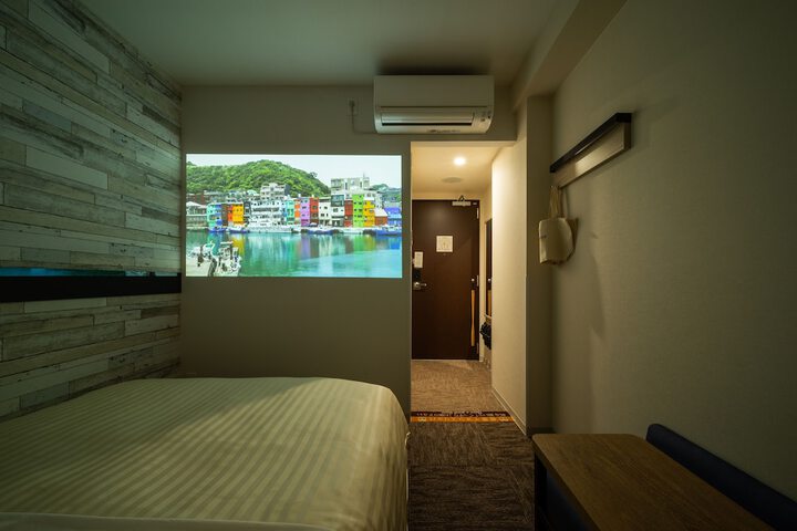 Room 5 of 65
