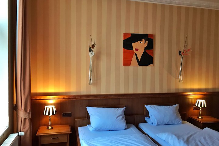 Room 3 of 12