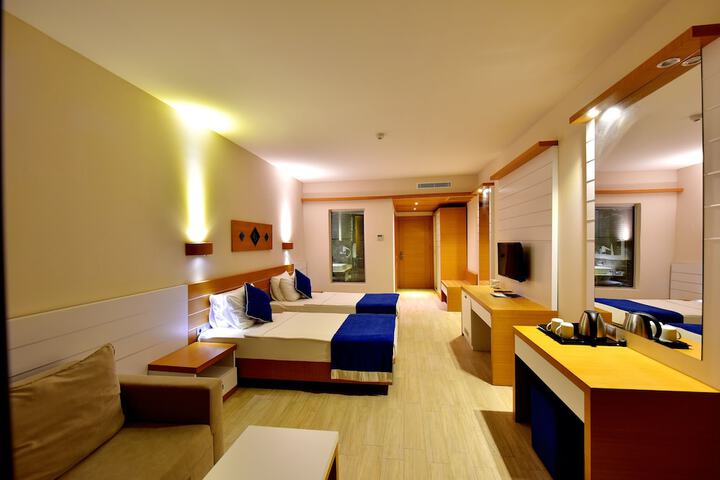 Room 8 of 39