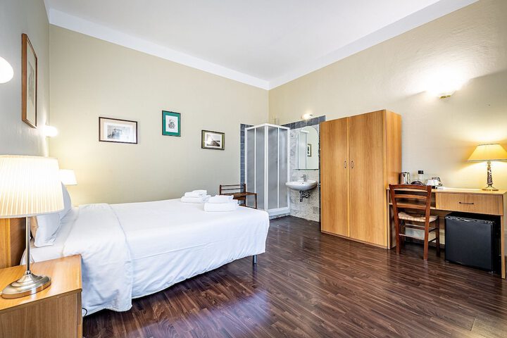 Room 10 of 65