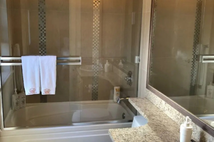 Room 9 of 20