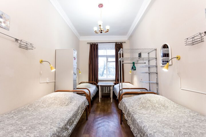 Room 6 of 27