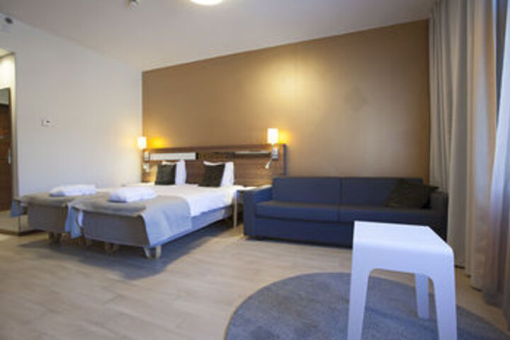 Room 17 of 60