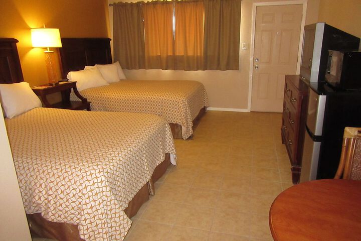 Room 12 of 32