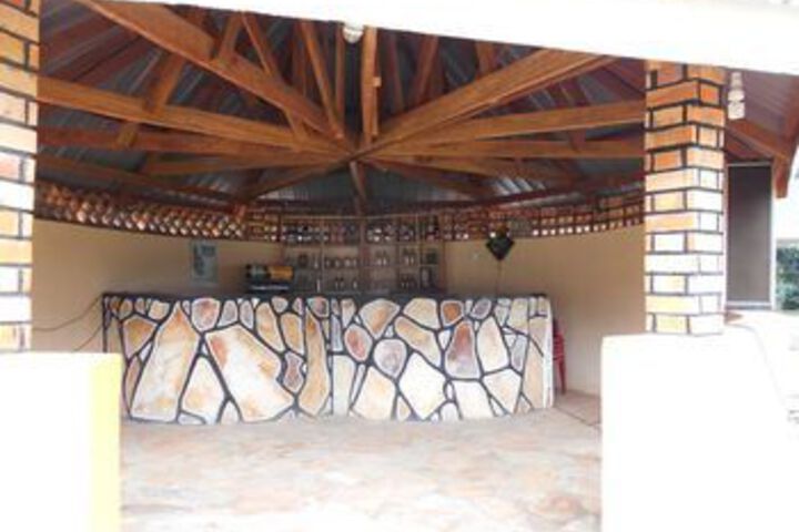 Lounge 15 of 22