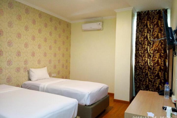 Exterior of Eljie Hotel