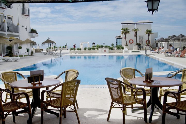 Pools & Facilities