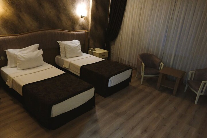 Room 11 of 46