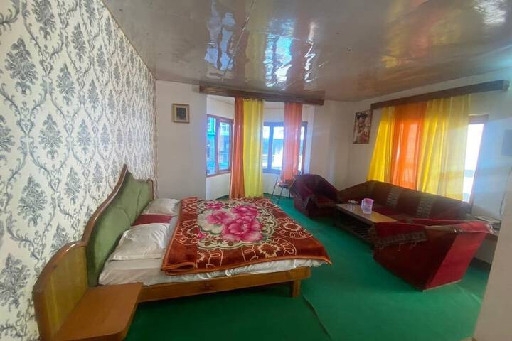 Room 8 of 26
