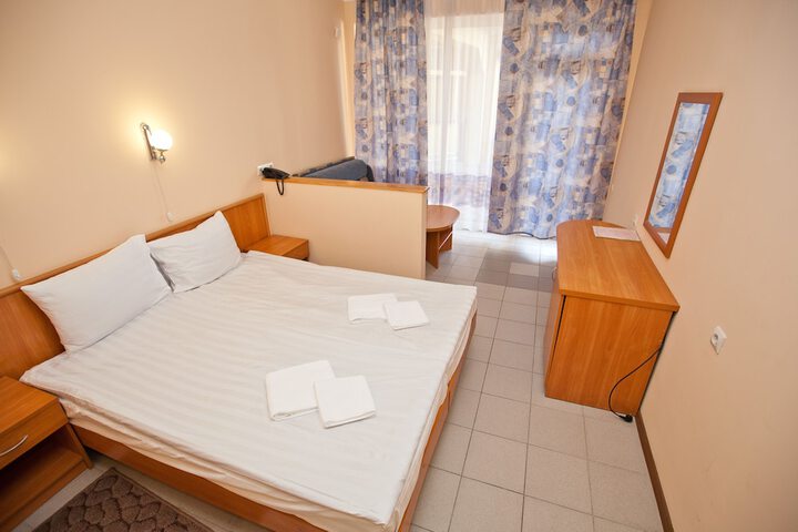 Room 8 of 26