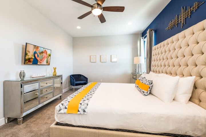 Room 11 of 40