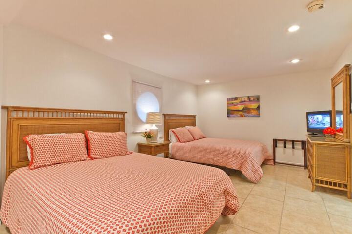 Room 12 of 144
