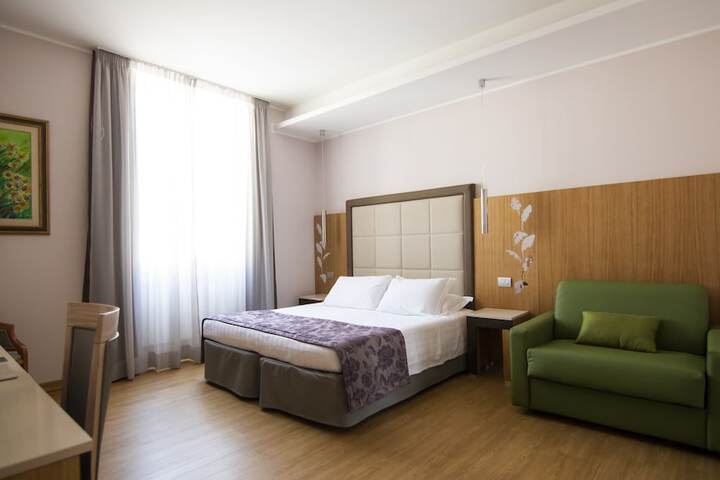 Room 43 of 167