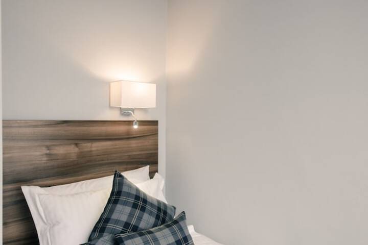 Room 42 of 67