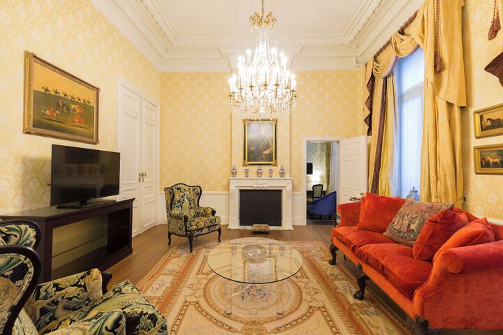 Room 48 of 142