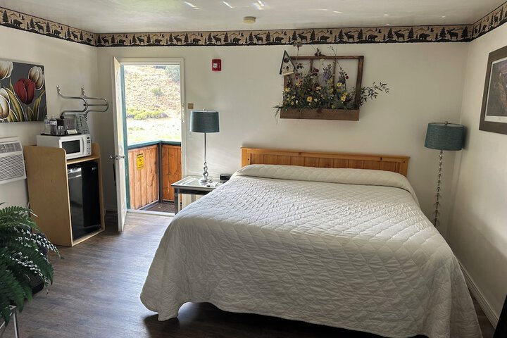 Room 52 of 166