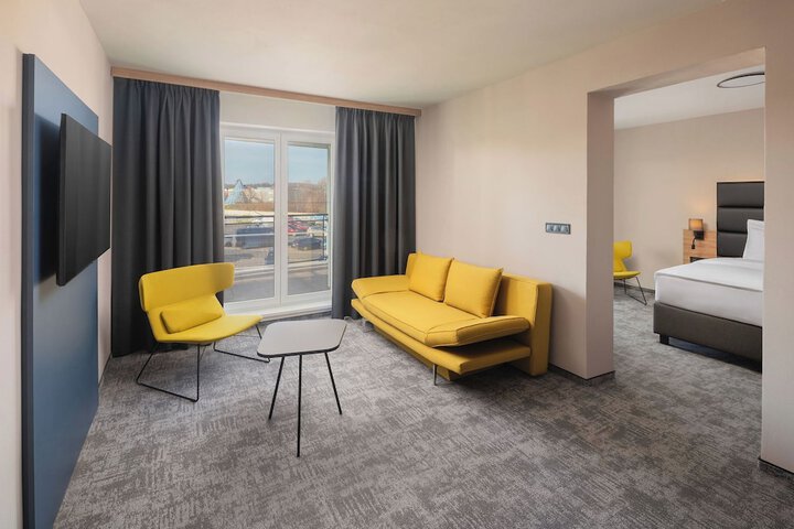 Room 22 of 48