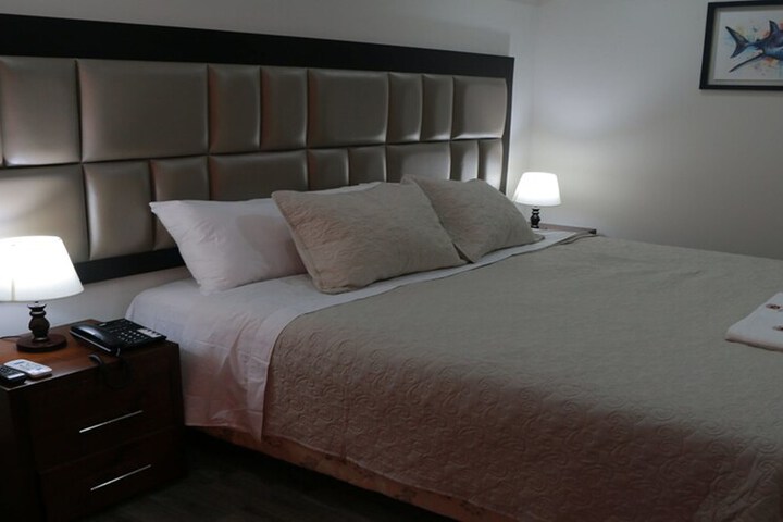 Room 13 of 61