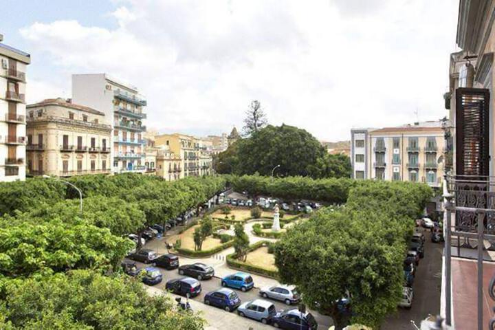 Image of TEATRO POLITEAMA HOUSE