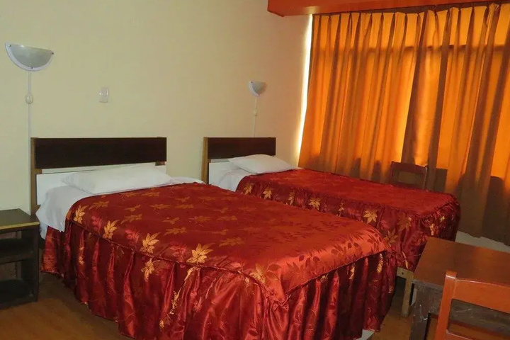Room 6 of 19