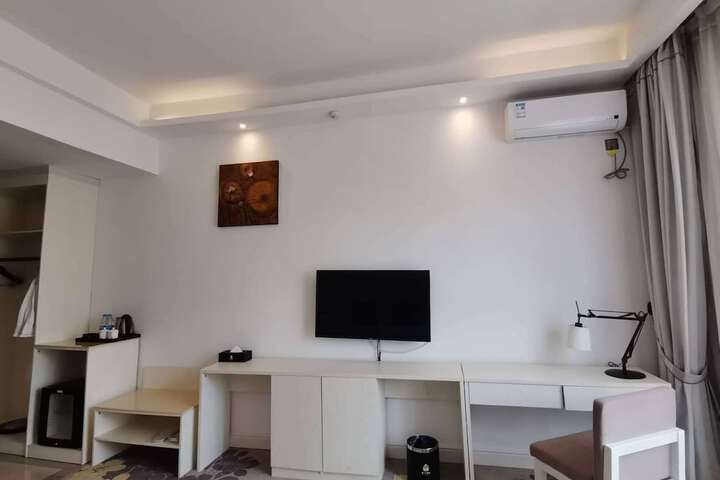 Room 33 of 60