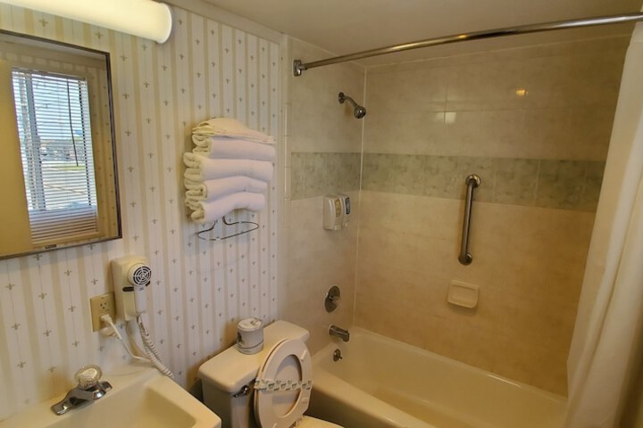 Room 12 of 22