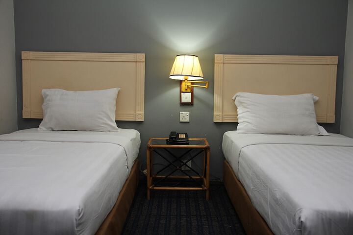 Room 11 of 15