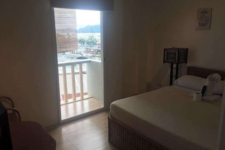 Room 3 of 21