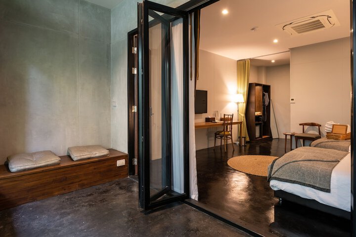Room 10 of 36