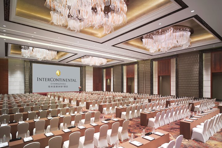 Ballroom/Hall 94 of 105