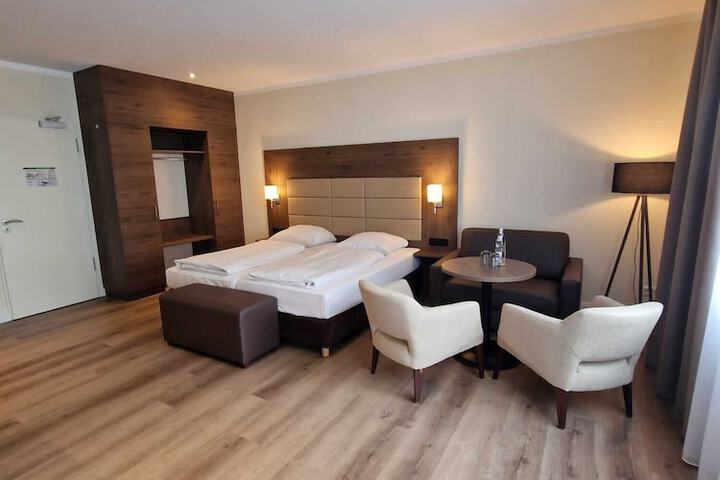 Room 12 of 33