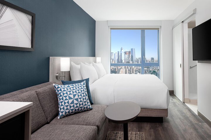 Room 46 of 107