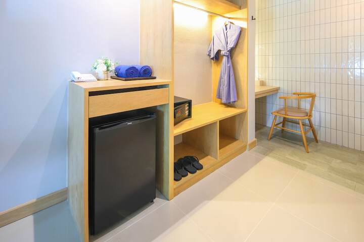 Room 21 of 68