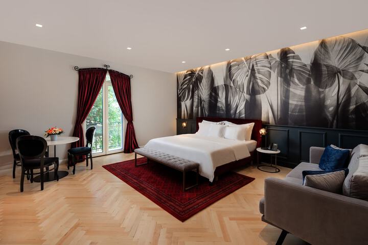 Room 12 of 47